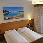 מלון Egerthof 3*